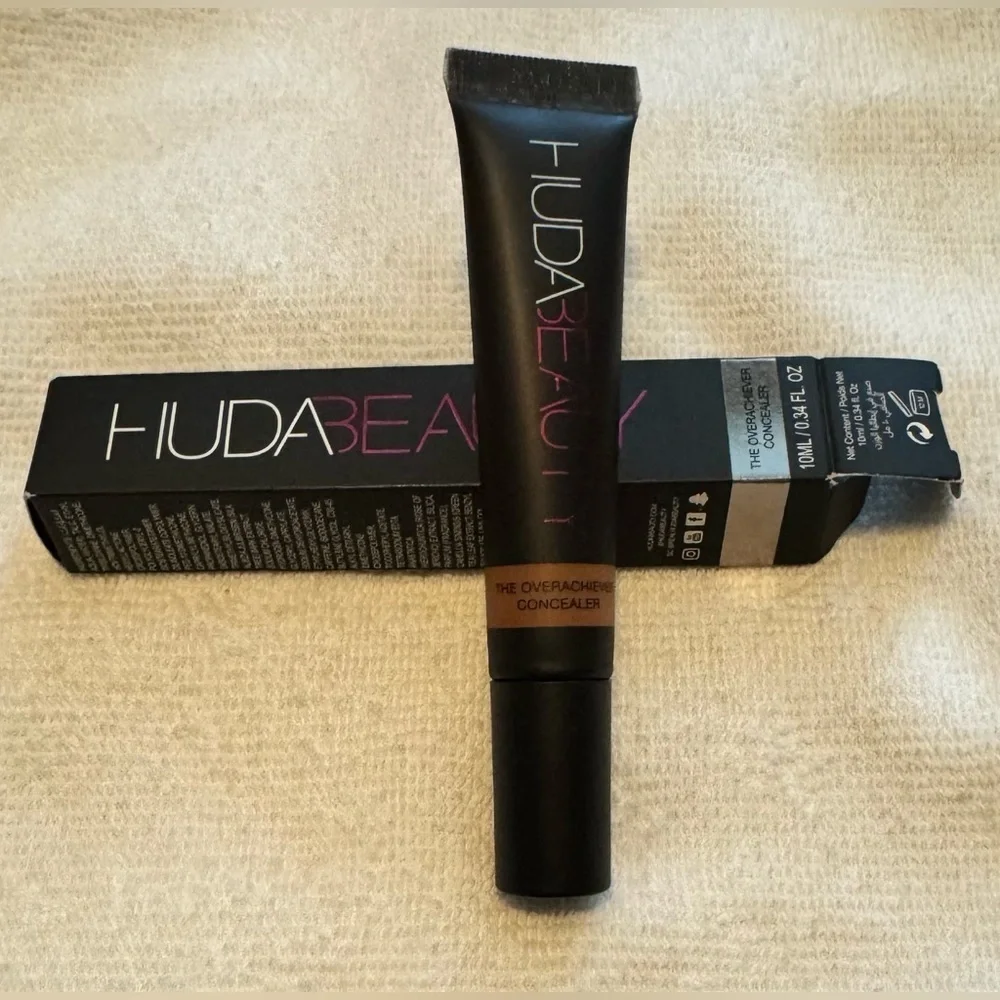 HUDA BEAUTY